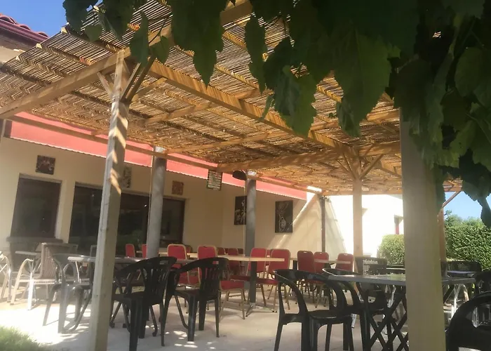 Hotel La De L Embusade *