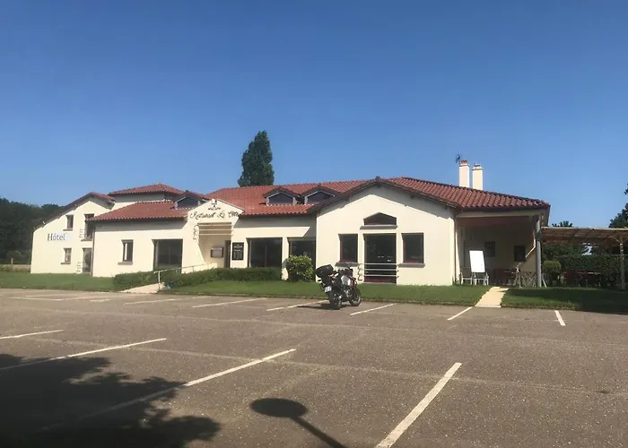 Hotel La De L Embusade *