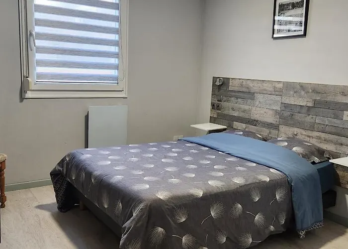 Hotel La De L Embusade *